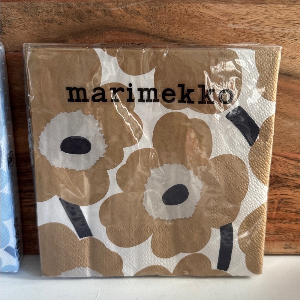 Marimekko Unikko Cream Linen and Mini Unikko Light Blue Dinner Napkins NIP - Picture 3 of 8